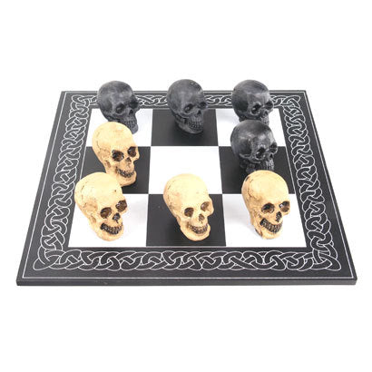 Noughts and Crosses, White Skull Vs Black Skull